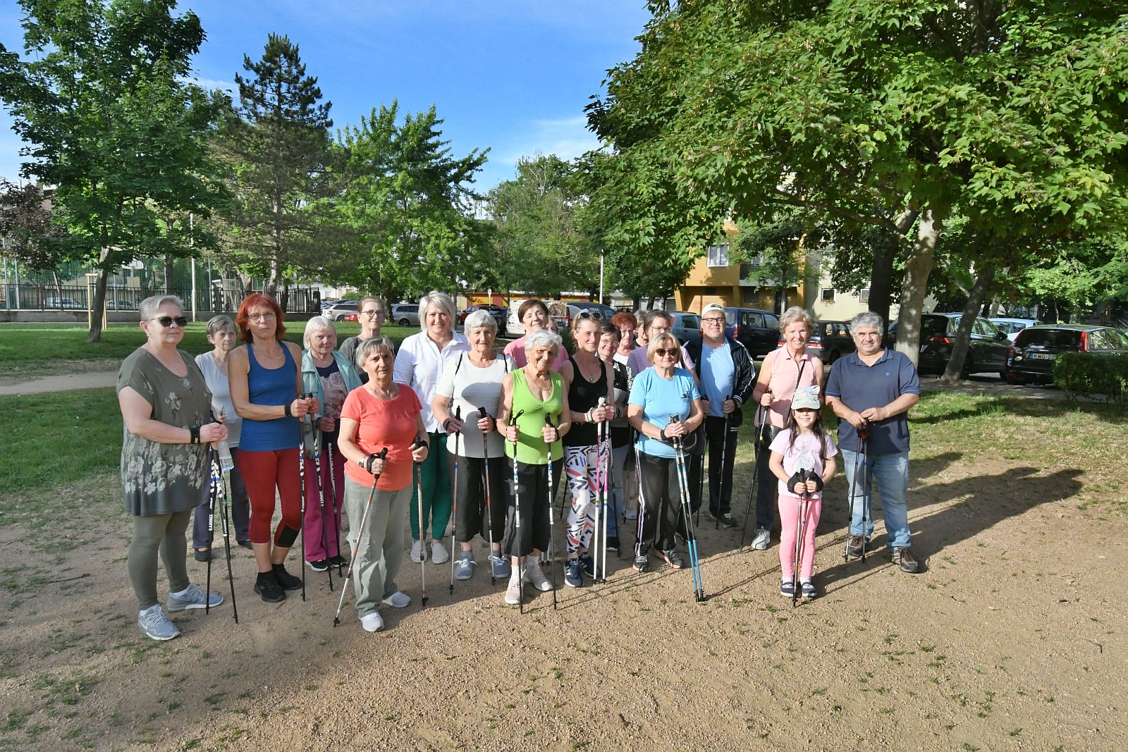 Ingyenes nordic walking foglalkozások Fehérváron - sikeres a program a Széna téren is